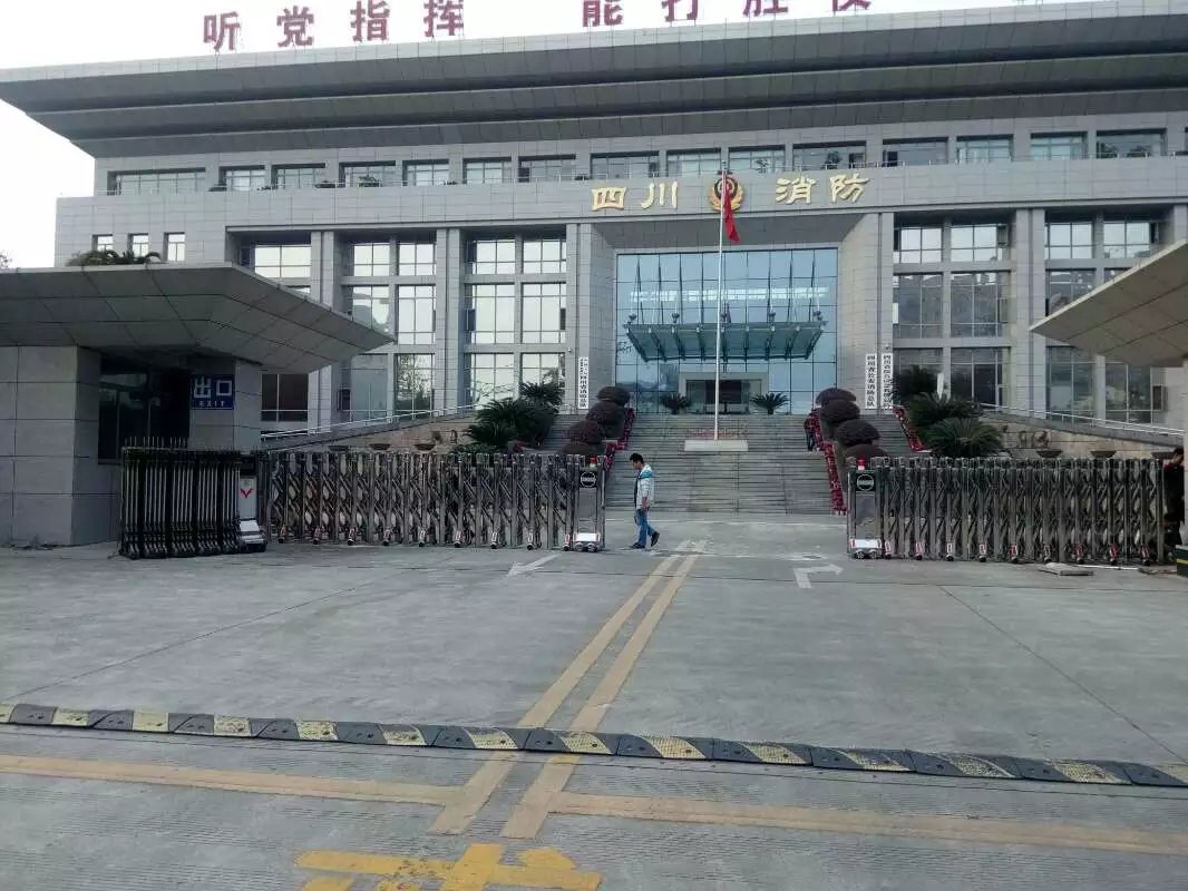 尤溪县尤溪县四川消防总队伸缩门